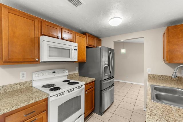 8229 RAVENCROFT DRIVE, Tampa, FL 33615