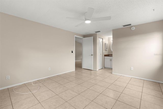 8229 RAVENCROFT DRIVE, Tampa, FL 33615