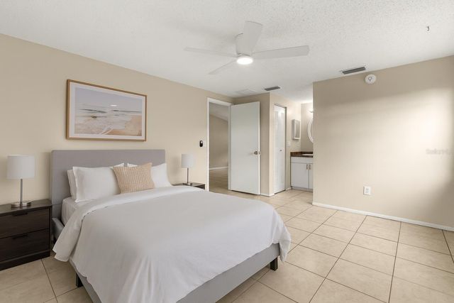 8229 RAVENCROFT DRIVE, Tampa, FL 33615