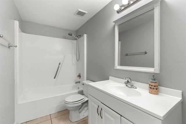 8229 RAVENCROFT DRIVE, Tampa, FL 33615