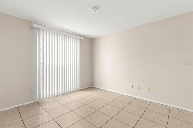 8229 RAVENCROFT DRIVE, Tampa, FL 33615