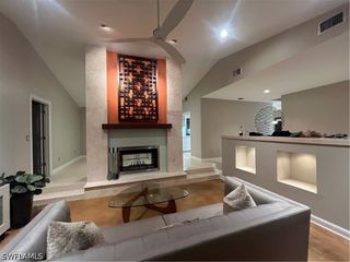240 Nottingham DR, Naples, FL 34109