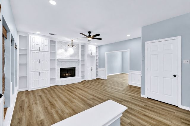2505 Classic Court W, Bedford, TX 76021
