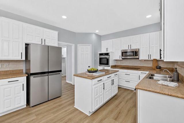 2505 Classic Court W, Bedford, TX 76021
