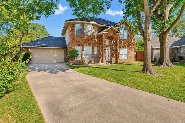 2505 Classic Court W, Bedford, TX 76021