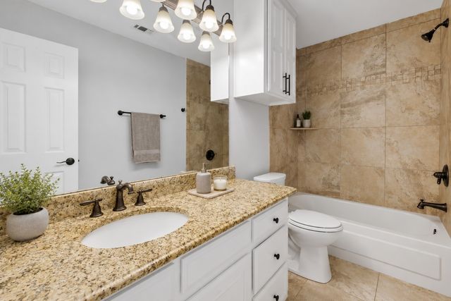 2505 Classic Court W, Bedford, TX 76021