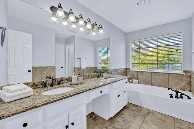 2505 Classic Court W, Bedford, TX 76021