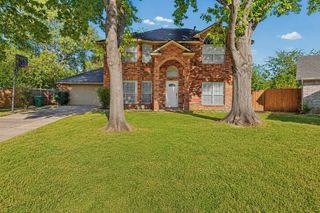 2505 Classic Court W, Bedford, TX 76021