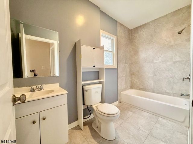 52 Montrose Ter, Irvington Twp., NJ 07111