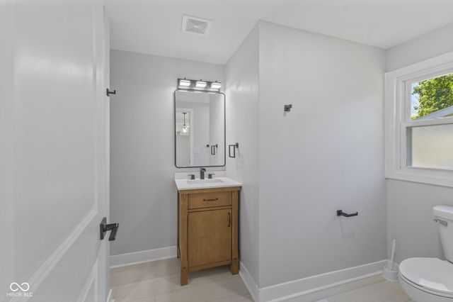 4986 Adkins Street, Columbus, IN 47201