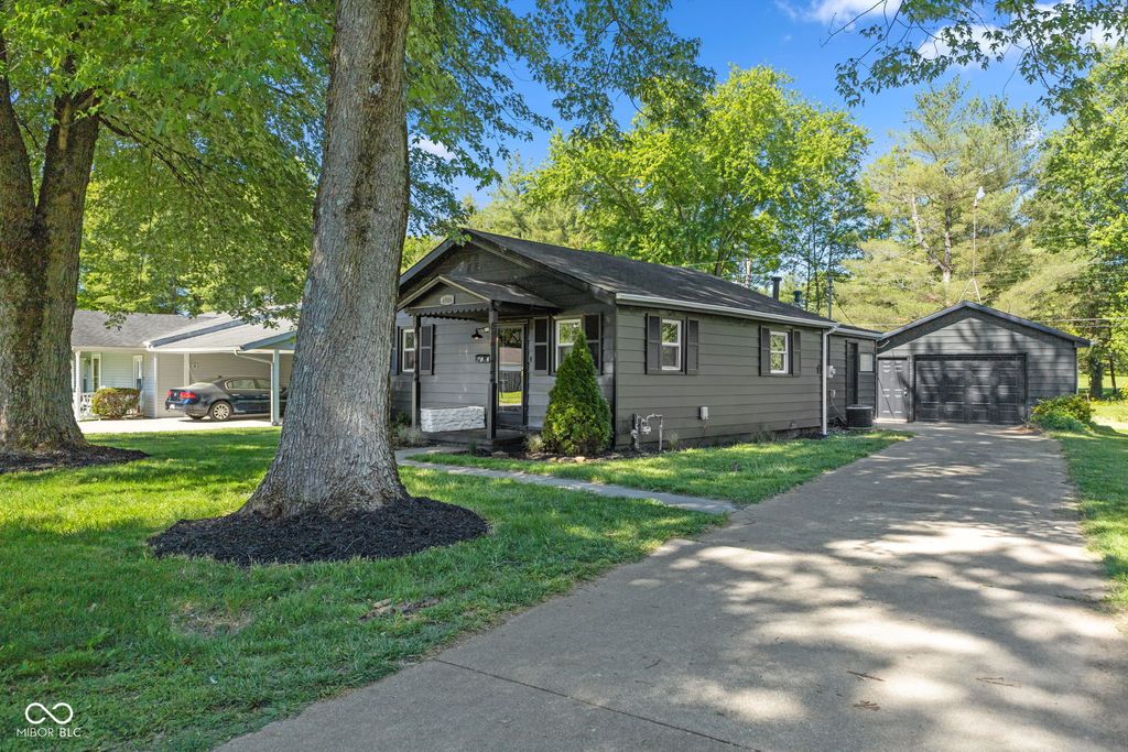 4986 Adkins Street, Columbus, IN 47201