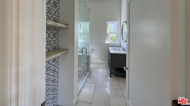 1043 S Plymouth Boulevard, Los Angeles, CA 90019
