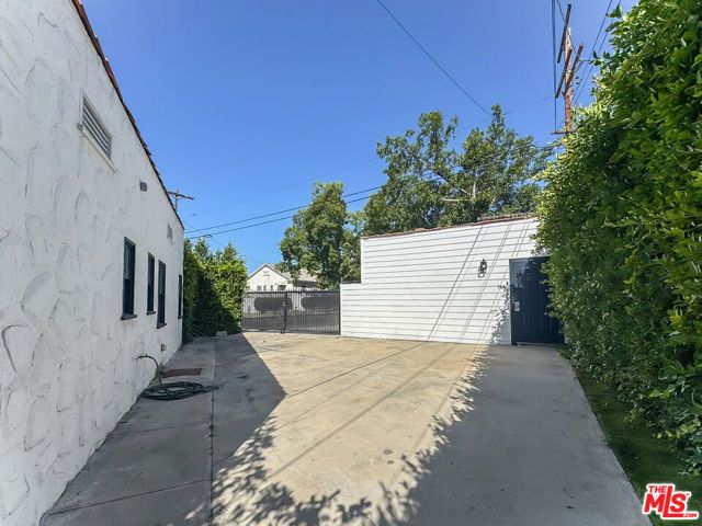 1043 S Plymouth Boulevard, Los Angeles, CA 90019