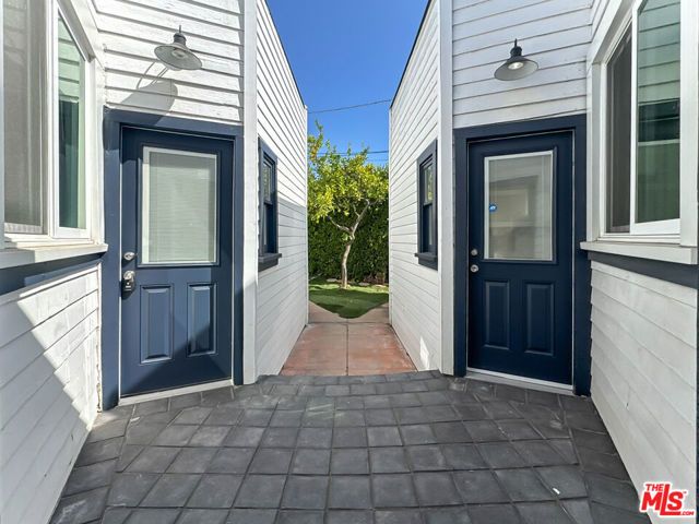 1043 S Plymouth Boulevard, Los Angeles, CA 90019
