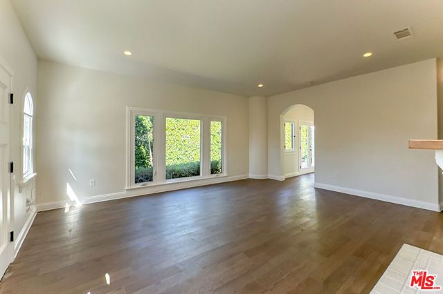 1043 S Plymouth Boulevard, Los Angeles, CA 90019