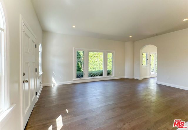 1043 S Plymouth Boulevard, Los Angeles, CA 90019