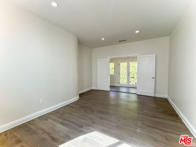 1043 S Plymouth Boulevard, Los Angeles, CA 90019