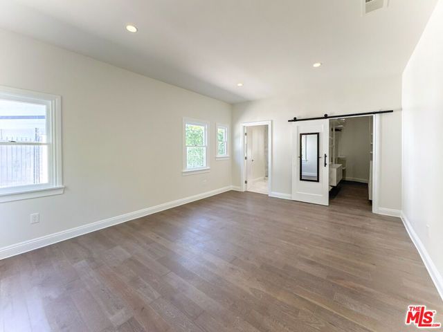 1043 S Plymouth Boulevard, Los Angeles, CA 90019