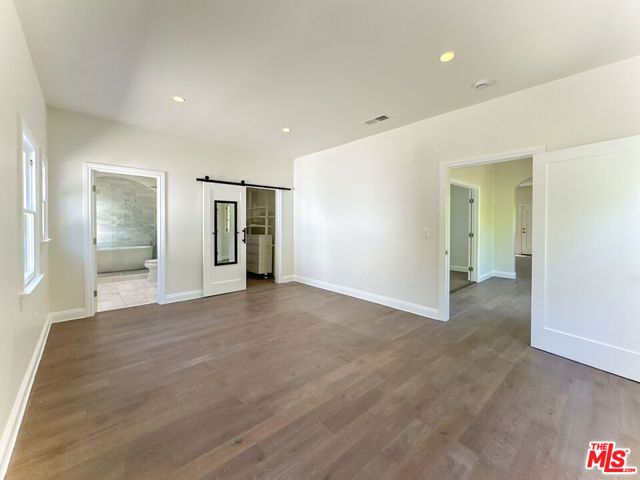 1043 S Plymouth Boulevard, Los Angeles, CA 90019
