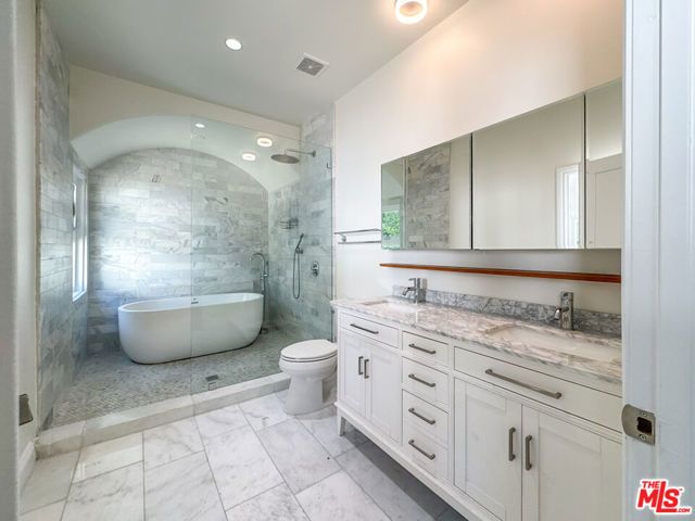 1043 S Plymouth Boulevard, Los Angeles, CA 90019