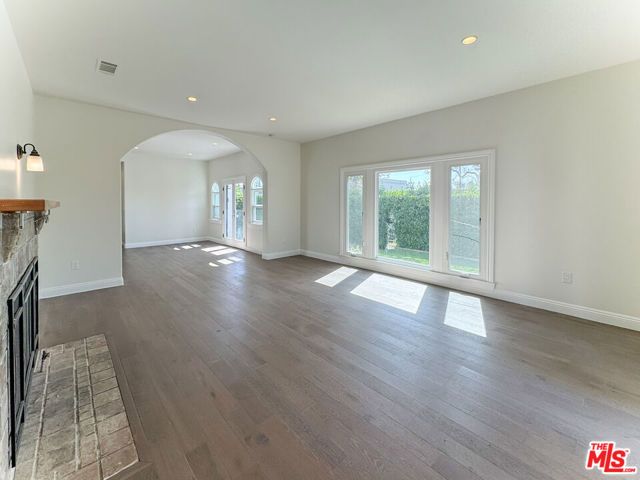 1043 S Plymouth Boulevard, Los Angeles, CA 90019