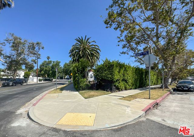 1043 S Plymouth Boulevard, Los Angeles, CA 90019