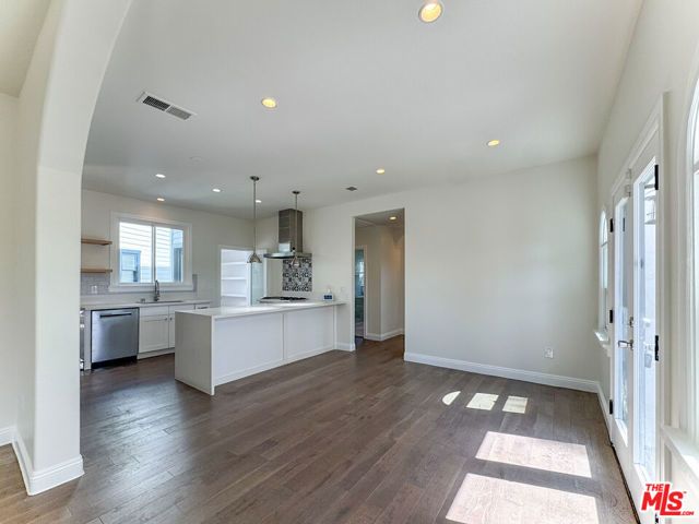 1043 S Plymouth Boulevard, Los Angeles, CA 90019