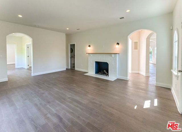 1043 S Plymouth Boulevard, Los Angeles, CA 90019