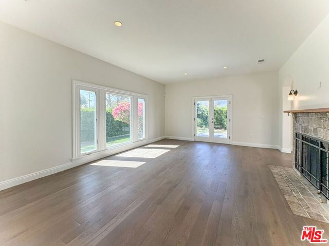 1043 S Plymouth Boulevard, Los Angeles, CA 90019
