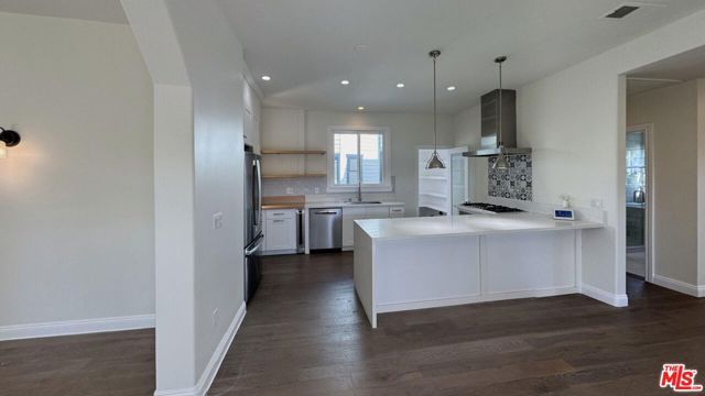 1043 S Plymouth Boulevard, Los Angeles, CA 90019