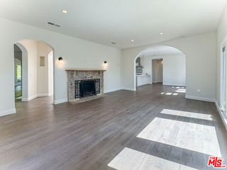 1043 S Plymouth Boulevard, Los Angeles, CA 90019