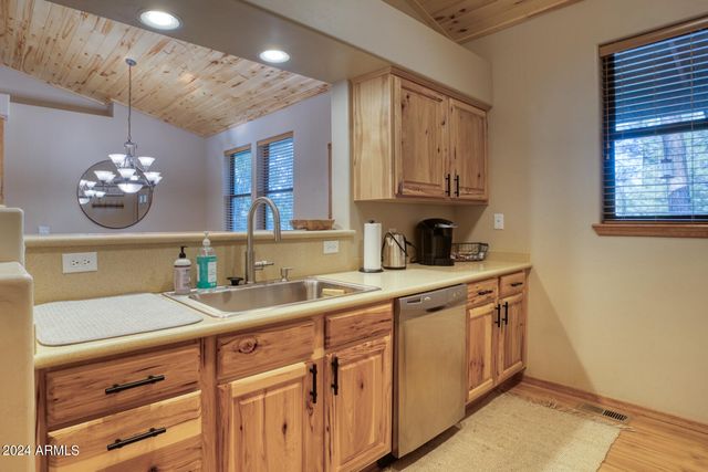 1640 S SPRUCE Lane, Show Low, AZ 85901