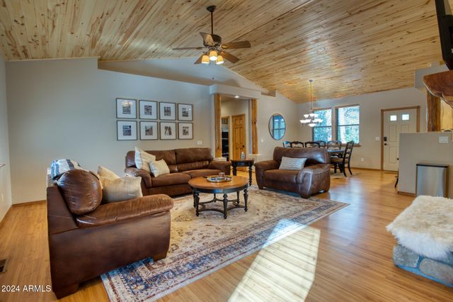 1640 S SPRUCE Lane, Show Low, AZ 85901