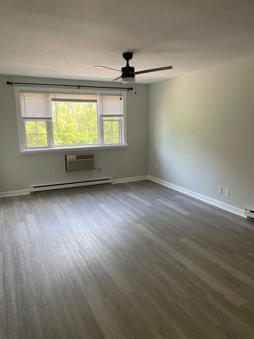 14-A Mayberry Dr 6, Westborough, MA 01581