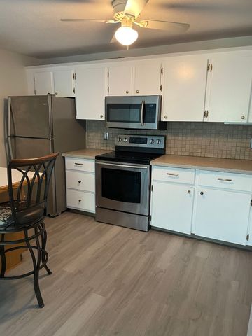 14-A Mayberry Dr 6, Westborough, MA 01581