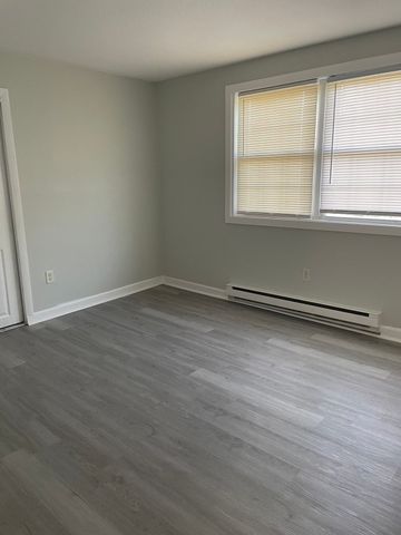 14-A Mayberry Dr 6, Westborough, MA 01581