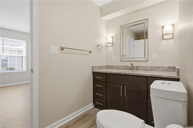 713 Oak Mill LN, Newport News, VA 23602