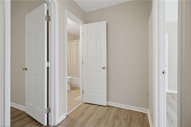 713 Oak Mill LN, Newport News, VA 23602