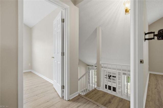 713 Oak Mill LN, Newport News, VA 23602