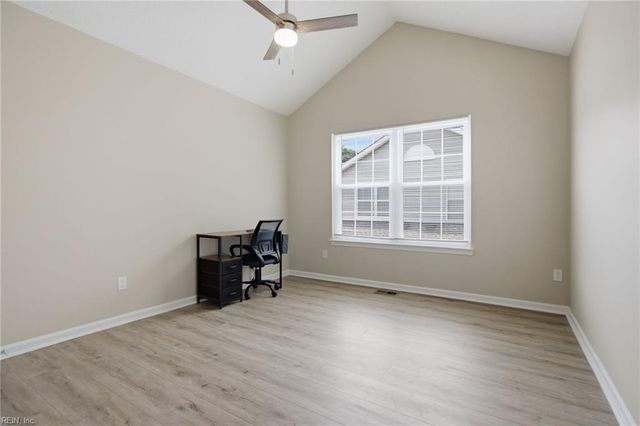 713 Oak Mill LN, Newport News, VA 23602