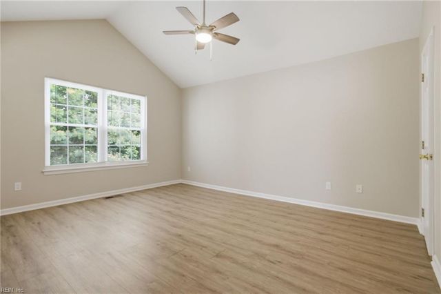 713 Oak Mill LN, Newport News, VA 23602