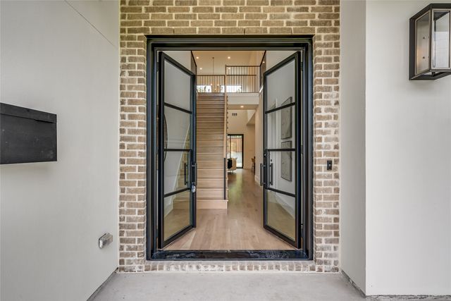 8815 San Leandro Drive, Dallas, TX 75218