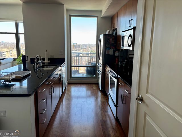 565 Peachtree Street NE 1011, Atlanta, GA 30308