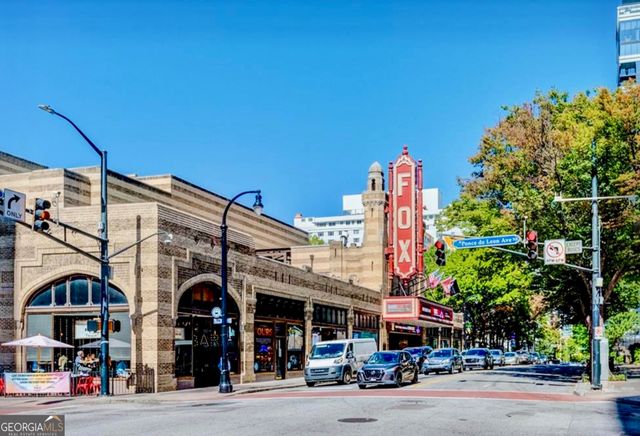 565 Peachtree Street NE 1011, Atlanta, GA 30308