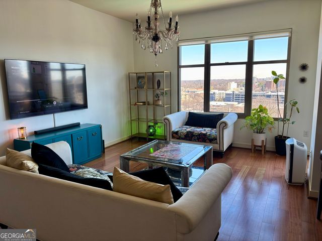 565 Peachtree Street NE 1011, Atlanta, GA 30308