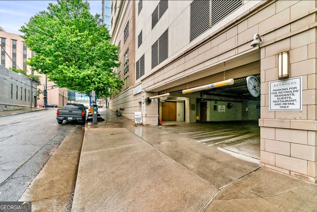 565 Peachtree Street NE 1011, Atlanta, GA 30308