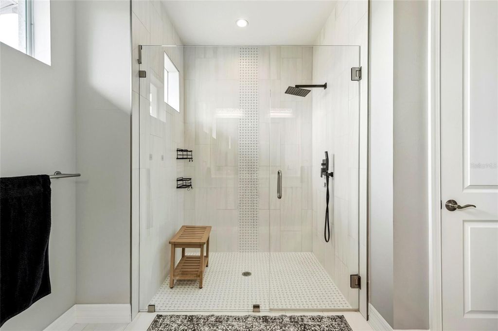 Image 25 of property listing at 1107 NW 7TH PLACE, Cape Coral, FL 33993