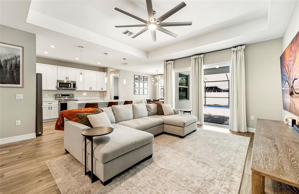 Image 6 of property listing at 1107 NW 7TH PLACE, Cape Coral, FL 33993