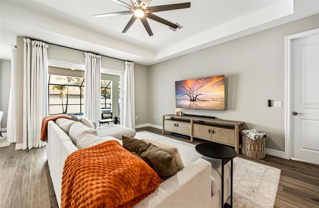 Image 7 of property listing at 1107 NW 7TH PLACE, Cape Coral, FL 33993