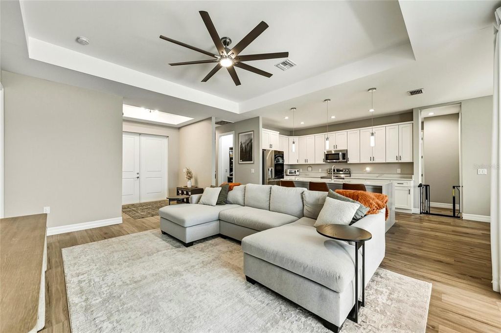 Image 8 of property listing at 1107 NW 7TH PLACE, Cape Coral, FL 33993